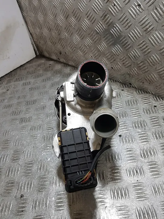 Turboaggregat Audi Q7 4.2 TDI 2007 Garrett Höger 057145722Q image 2