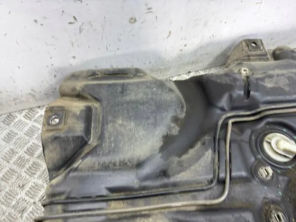 Brandstoftank Opel Vivaro OEM AMD210271 - Gebruikt image 9