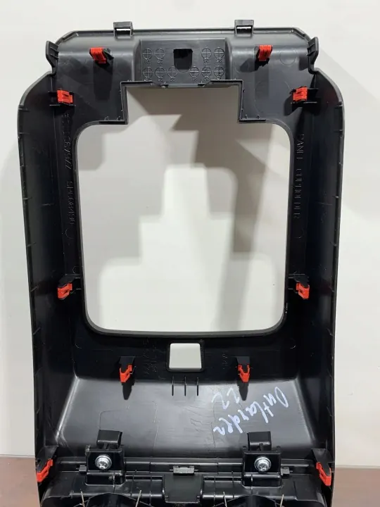 Mitsubishi Outlander IV Getränkehalter OEM 8011C679ZZ image 9
