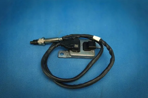 Sensor NOX Audi A4 A5 Q5 A6 2.0TDI 8K0907807J image 3