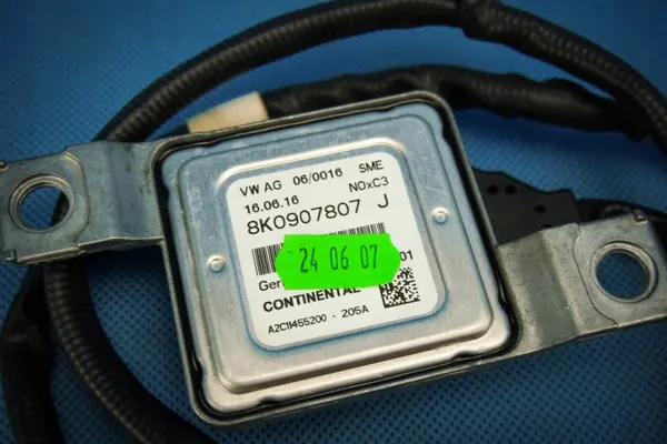 Sensor NOX Audi A4 A5 Q5 A6 2.0TDI 8K0907807J image 4