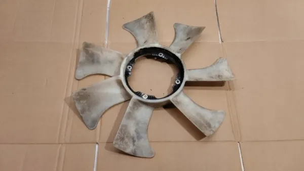 Ventilador OEM para Nissan Navara YD25 2.5D - Usado image 3