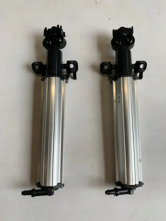 Lave-phare gauche OEM 308457 pour Volvo V60 image 2