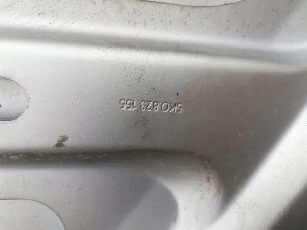 VW Golf VI Motorhuv 2008-2013 5K0823031G image 4