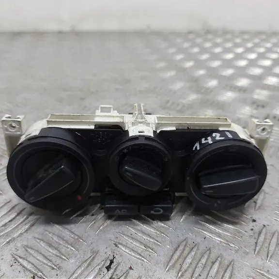 Module chauffage autonome VW Passat B5 1J0820045G image 2