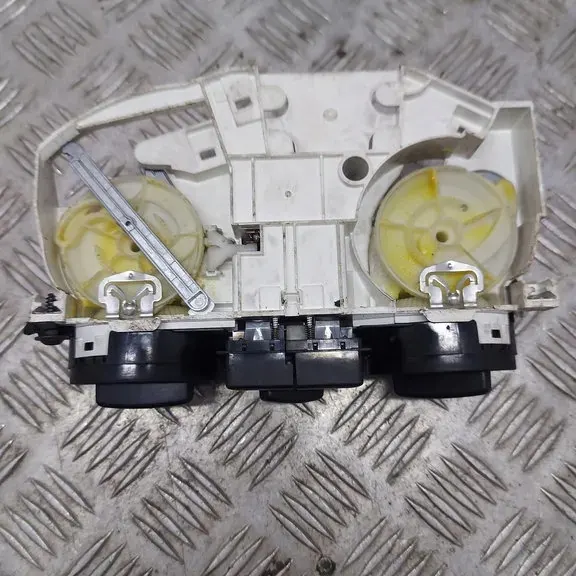 Module chauffage autonome VW Passat B5 1J0820045G image 4