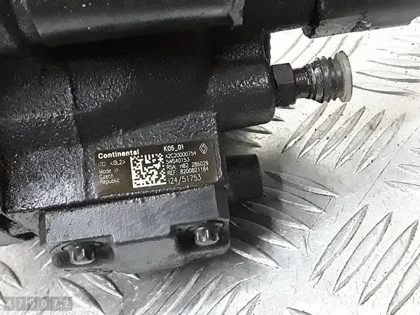 Brandstofpomp RENAULT MEGANE III HATCHBACK 1.5L diesel 8200821184 image 6