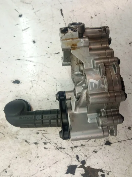Pompe à huile OEM 9807727980A pour Citroen C4 Picasso image 3