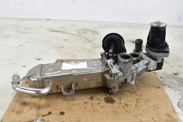 EGR-Abgaswärmetauscher VW GOLF VI AUDI A3 8P SEAT LEON II 1.6 TDI image 3