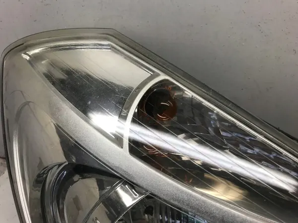 Farol Dianteiro Direito Renault Clio III 7701070494 image 2