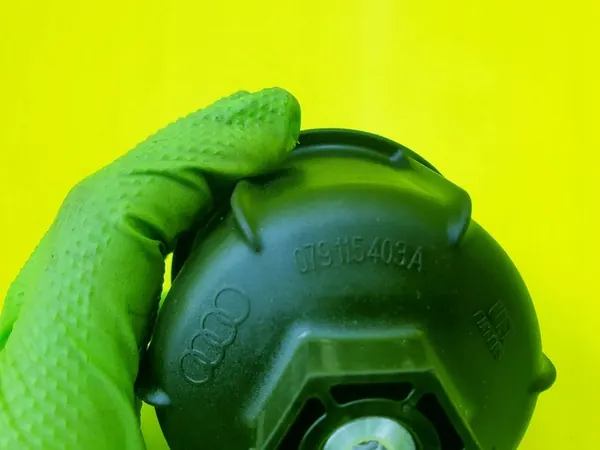 Oljefilterhuslock 4.0 TFSI Audi S6 S7 A8 S8 OEM 079115403A image 6