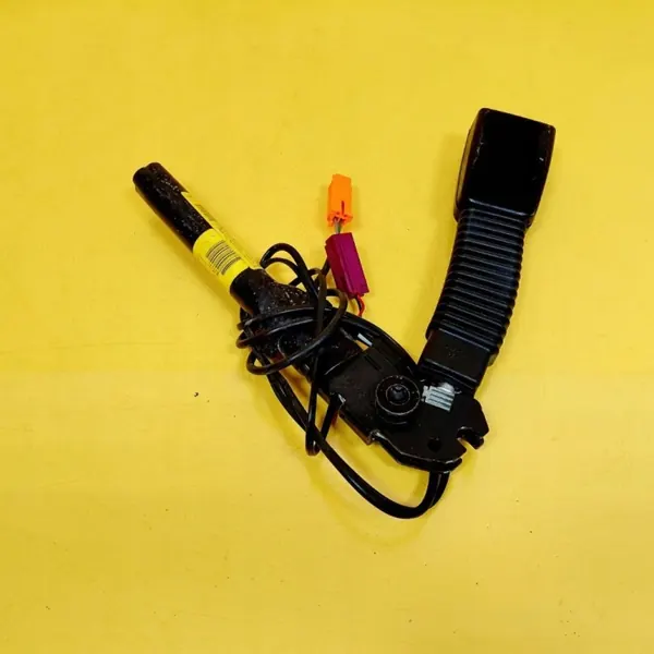 Rechter vorderer Gurtverschluss OEM DRC100210 Ford image 3
