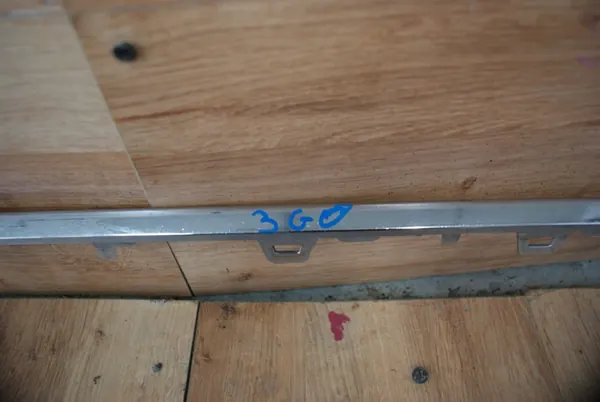 VW Passat B8 Etupuskuri kromireunus image 2