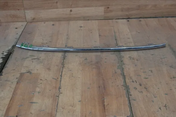 VW Passat B8 Etupuskuri kromireunus image 4