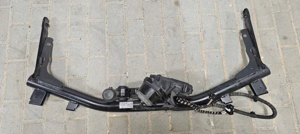 OEM 5H9803881E peräkärkihaka VW Golf VIII Variantille image 2