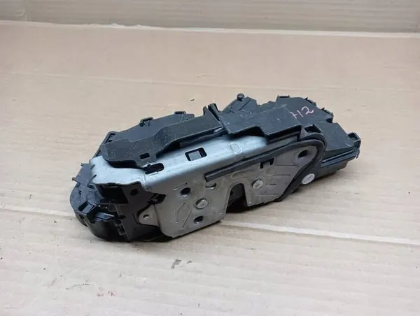 SKODA SUPERB 3 LIFT 2.0 TDI 2023 Lås Bakdörr Vänster OEM image 2