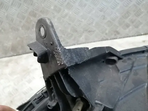 Oikea Etuvalo Renault Captur I 260104476R image 5