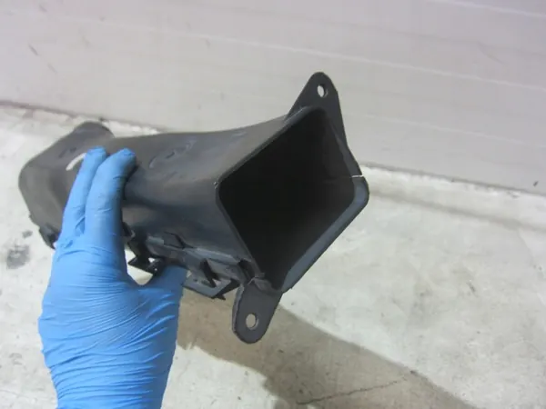 BMW X3 F25 Rechter remluchtinlaatkanaal OEM 51747210486 image 5