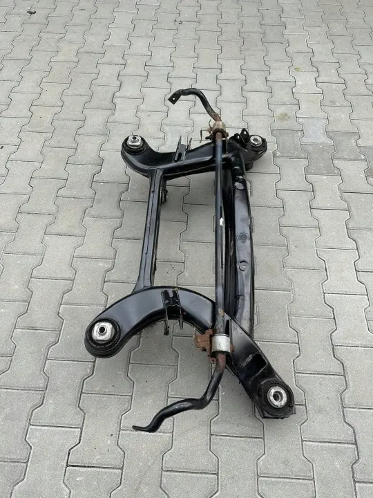 Mercedes W213 achterophanging arm OEM A2043520706 image 2