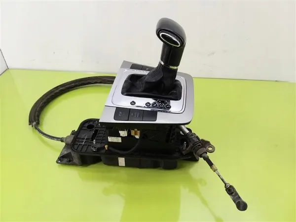 VW Passat B6 Vaihteiston mekanismi OEM 1K0713061 image 2