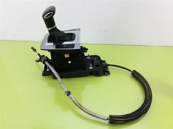 VW Passat B6 Vaihteiston mekanismi OEM 1K0713061 image 4