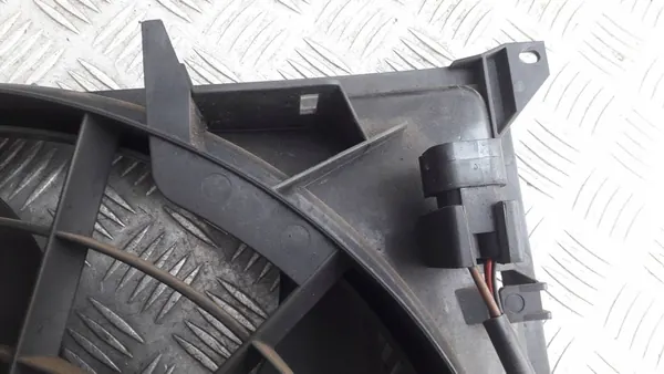 BMW 3 E46 Kylarrubrik image 6