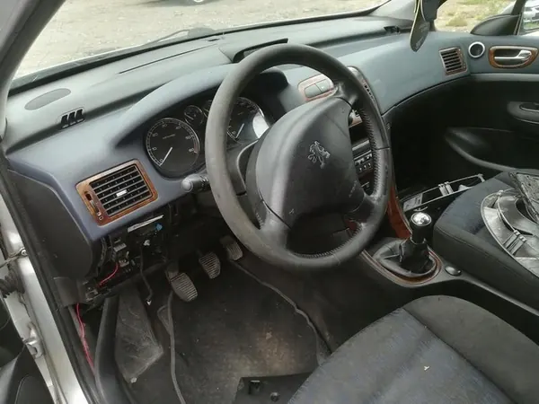 Peugeot 307 Motoroljepanna 2002 2.0L 9641726880 image 10