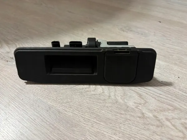 Mercedes W206 takakontin kahva OEM A0997502400 - Käytetty image 2