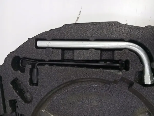 Tapis de coffre Audi A1 OEM 82A012109A image 3