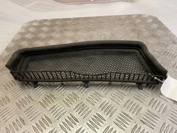 OEM 4M1819154 Ilmansuodatin-kanava-elementti Audi Q8:lle image 4