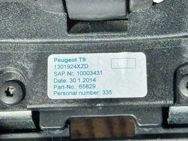 Accoudoir de console centrale OEM 1301924XZD Peugeot 308 II image 7