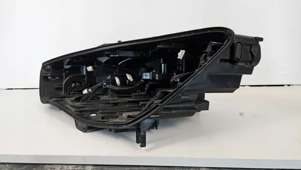 Audi A4 B9 ajovalokotelo OEM 1305237352 vasen etu image 3