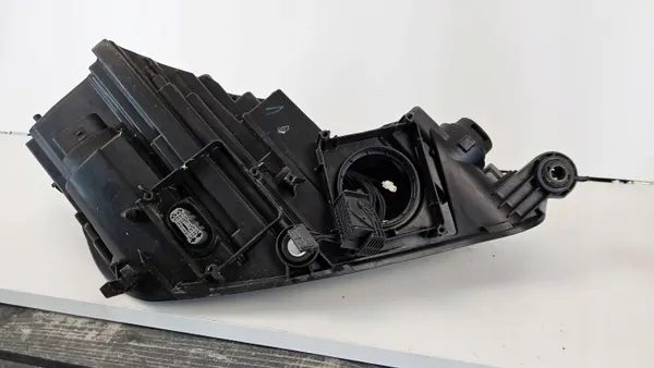 Audi A4 B9 ajovalokotelo OEM 1305237352 vasen etu image 8