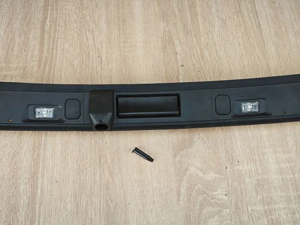Garniture de coffre BMW Série 8 OEM 7446336 - Occasion image 3
