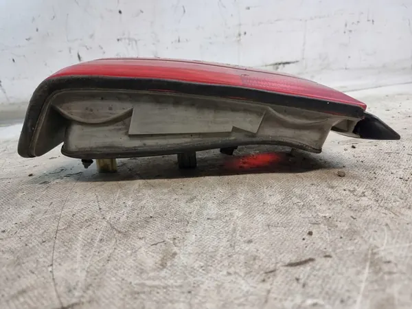 Luz trasera izquierda BMW E36 Sedan image 8