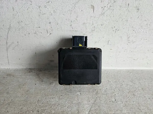 Kia Stonic Radarmodule OEM 0203304687 - Gebruikt image 2