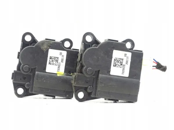 Tesla Model 3 lämmittimen klapin moottori OEM T92882B image 2
