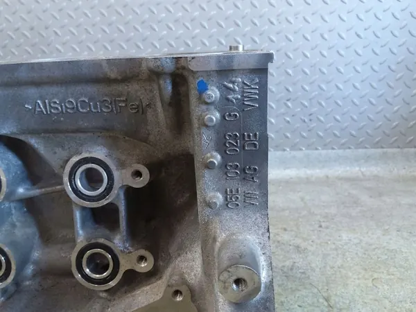 Käytetty moottorilohko OEM 05E103011S Volkswagen image 4