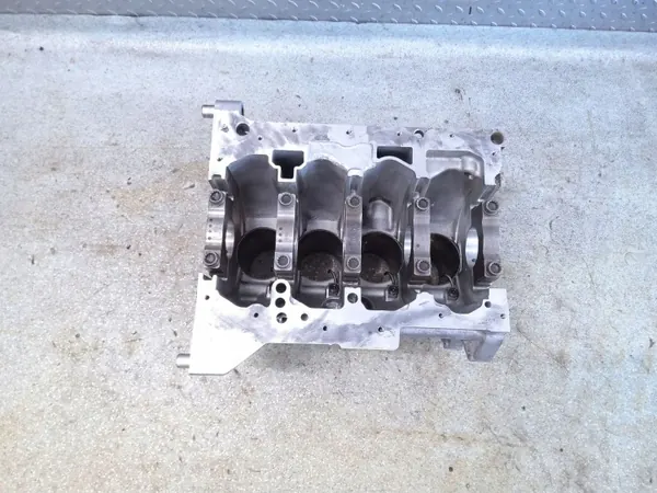 Käytetty moottorilohko OEM 05E103011S Volkswagen image 9