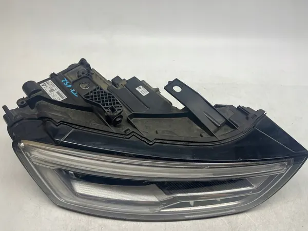 AUDI Q3 RSQ3 Faro LED Derecho 8U0941034 image 2