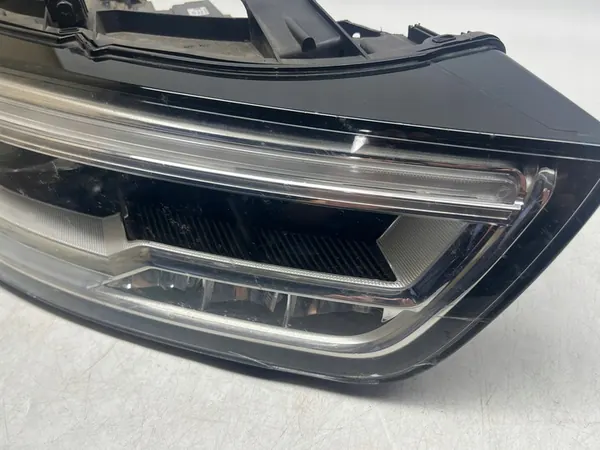 AUDI Q3 RSQ3 Faro LED Derecho 8U0941034 image 5