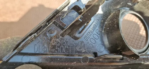 Grille de pare-chocs avant droite MAZDA CX-3 DL8V-50C11 image 4