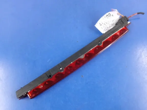 Feu Stop Additionnel Audi A6 C5 Berline OEM 4B0945097 image 2