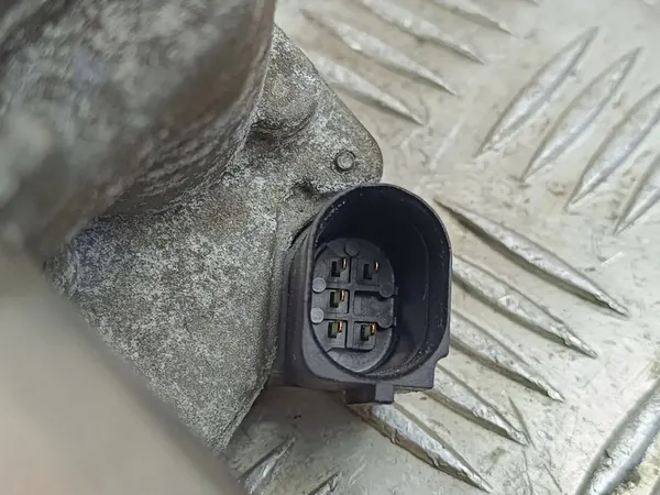 Drosselklappe KIA Sorento 2016 351002F100 image 4