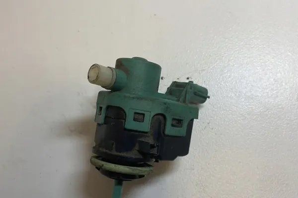 Scheinwerferverstellmotor OPEL VIVARO 1.6L Diesel OEM image 2