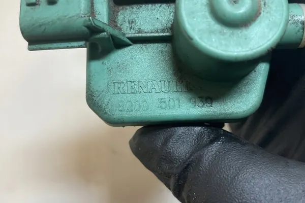 Scheinwerferverstellmotor OPEL VIVARO 1.6L Diesel OEM image 3