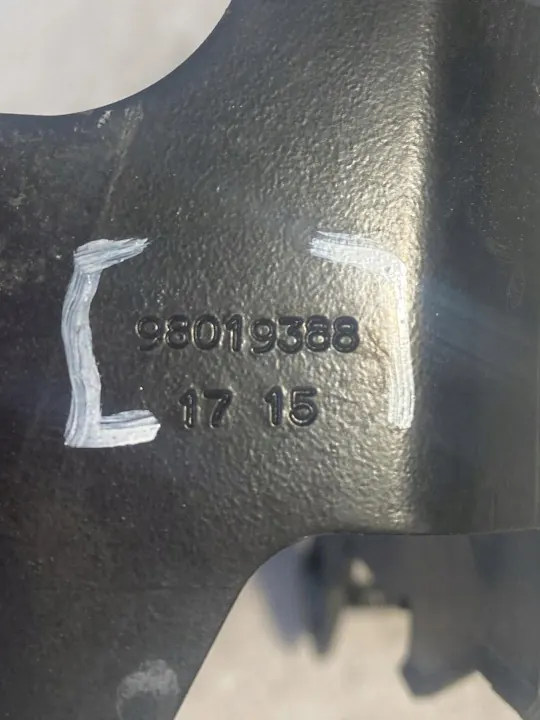 Bevestiging Peugeot 308 OEM 98019388 Gebruikt Onderdeel image 3
