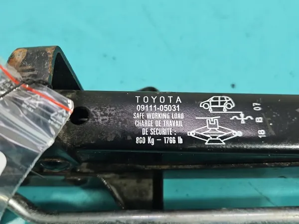 Macaco de carro Toyota usado para Auris I - Trapezoidal image 4