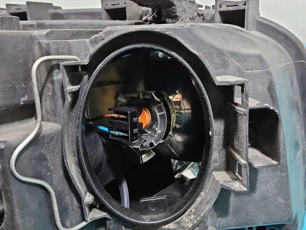 Farol esquerdo Bi-Xenon BMW X3 E83 06-10 OEM 7162191 image 10