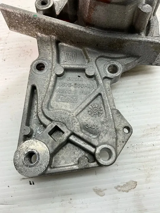 Vattenpump Ford Fiesta MK7 image 2